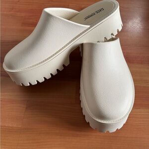 Cape Robbin Off-White Platform Mules